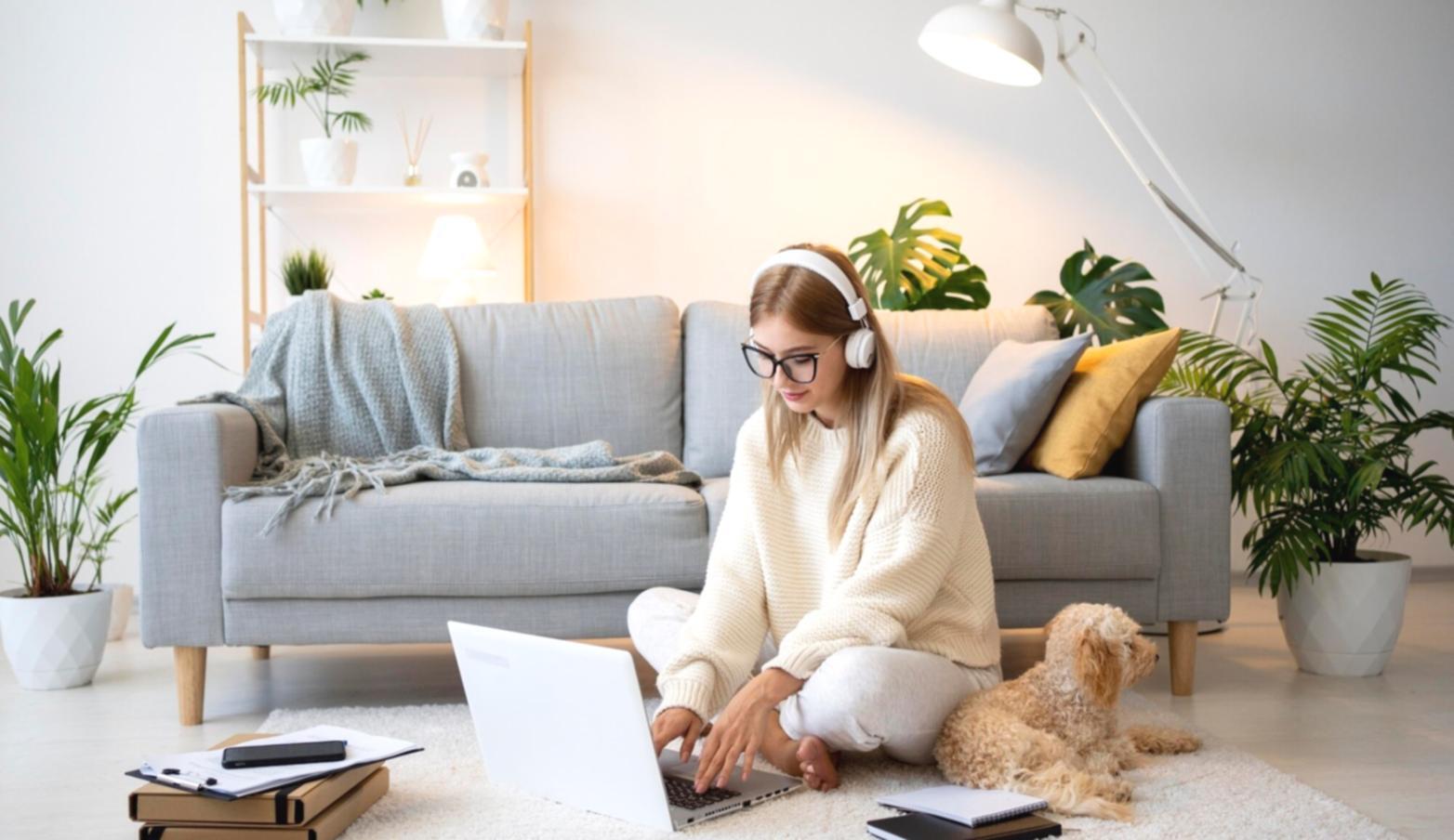 International students learning financial management